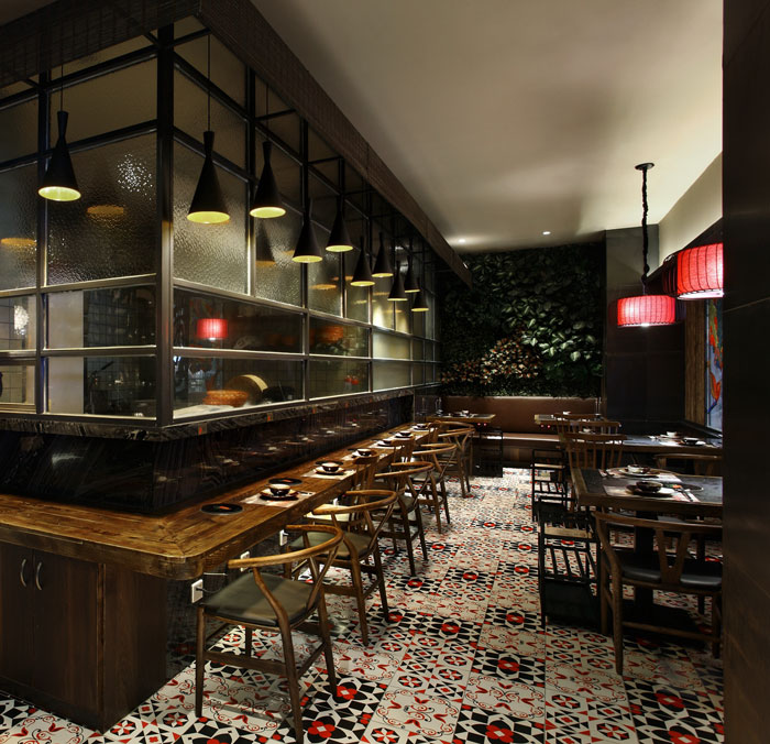沉穩(wěn)、古樸、自然、寧靜的火鍋店大廳方案設(shè)計(jì)效果圖