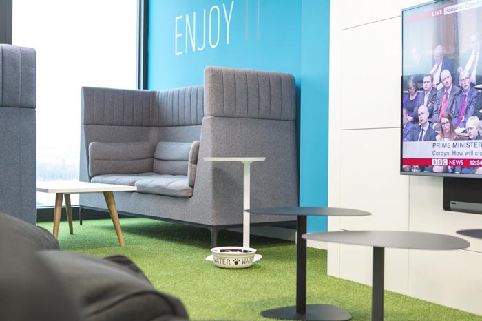 IT公司辦公室交流區(qū)域裝修設計案例效果圖