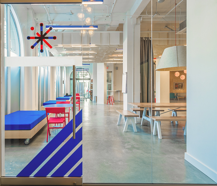 創(chuàng)意公司辦公室進門區(qū)域裝修設(shè)計案例效果圖