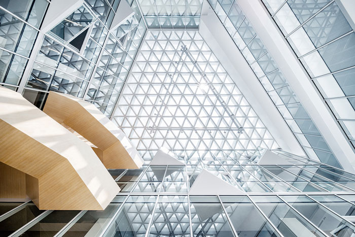 集團總部辦公樓空間頂部設(shè)計方案