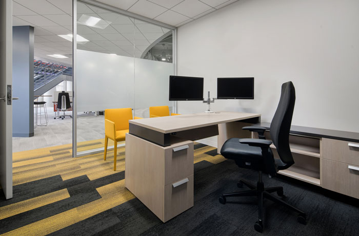 營銷策劃公司總經(jīng)理辦公室裝修設計效果圖