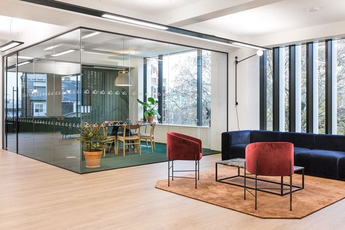 數(shù)據(jù)公司辦公室進門區(qū)裝修設(shè)計效果圖