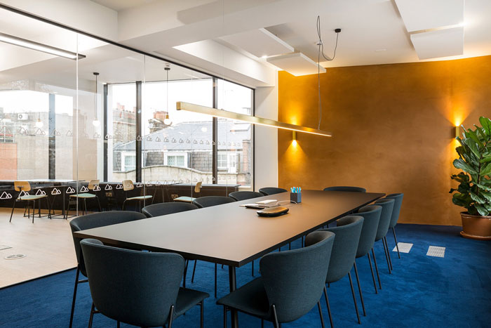 數(shù)據(jù)公司辦公室會議室裝修設(shè)計效果圖