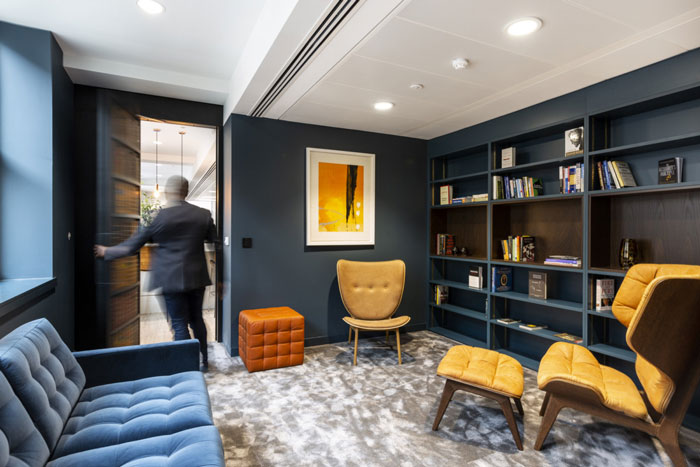 投資管理公司辦公室休息區裝修設計效果圖