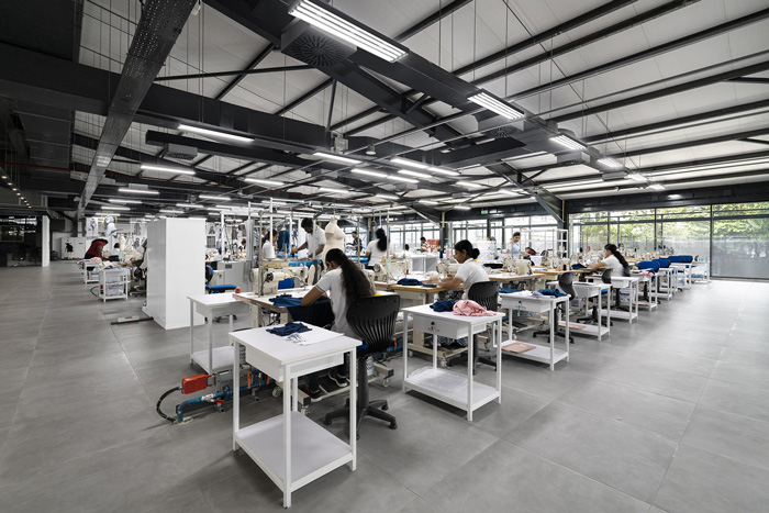 服裝工廠辦公室生產(chǎn)車間裝修設計效果圖