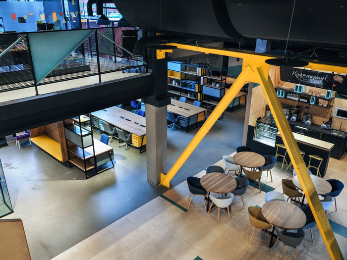 共享辦公空間咖啡店裝修設(shè)計效果圖