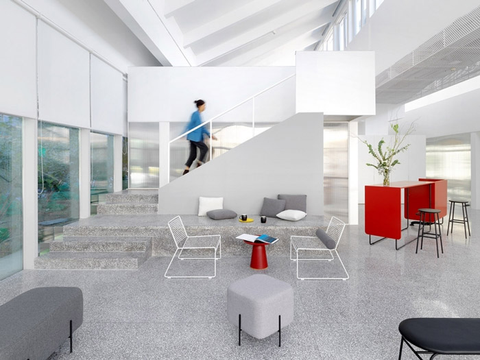 創意園區辦公室樓梯裝修設計效果圖
